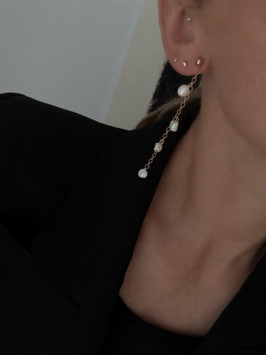 4 pearls chain earrings