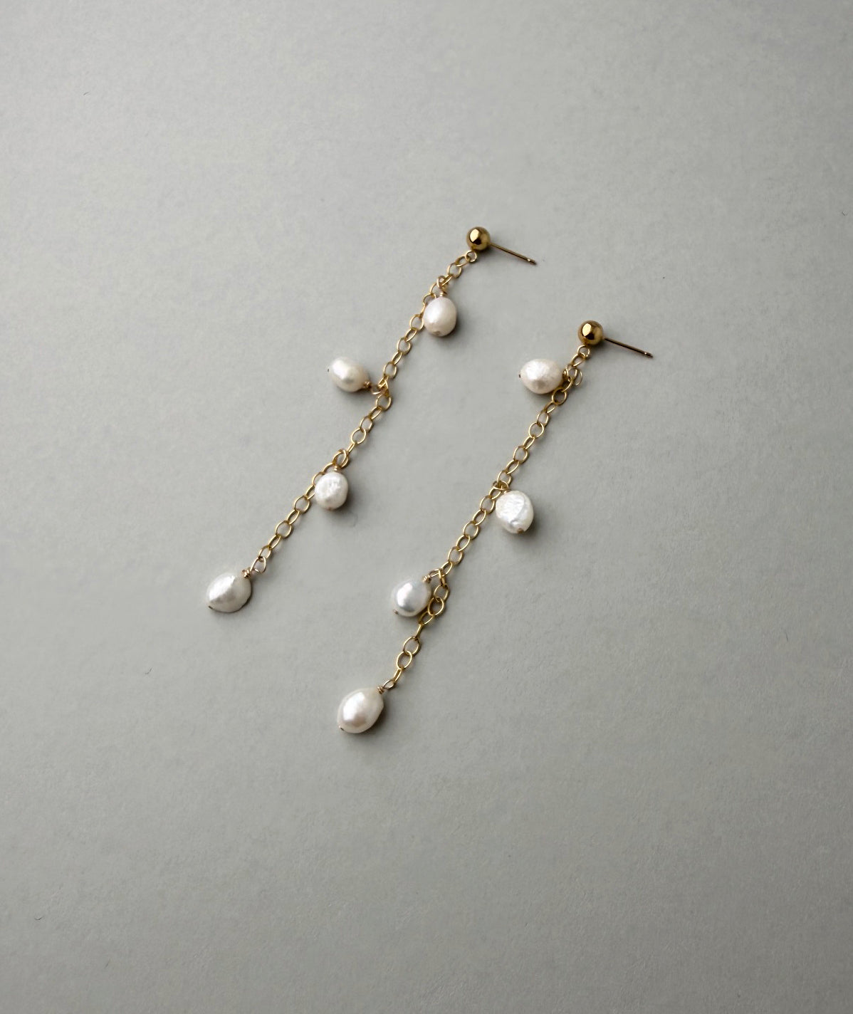 4 pearls chain earrings