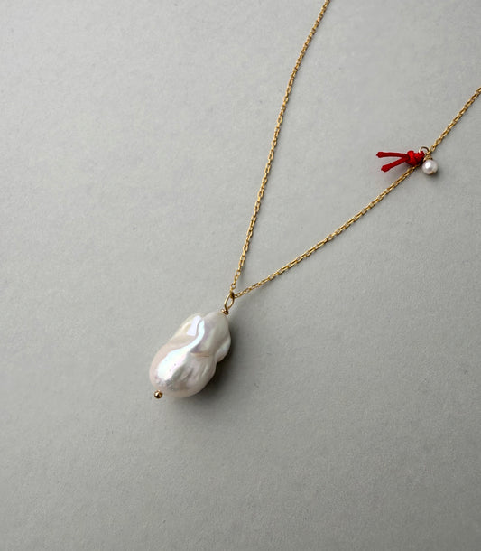BELLA baroque pearl necklace