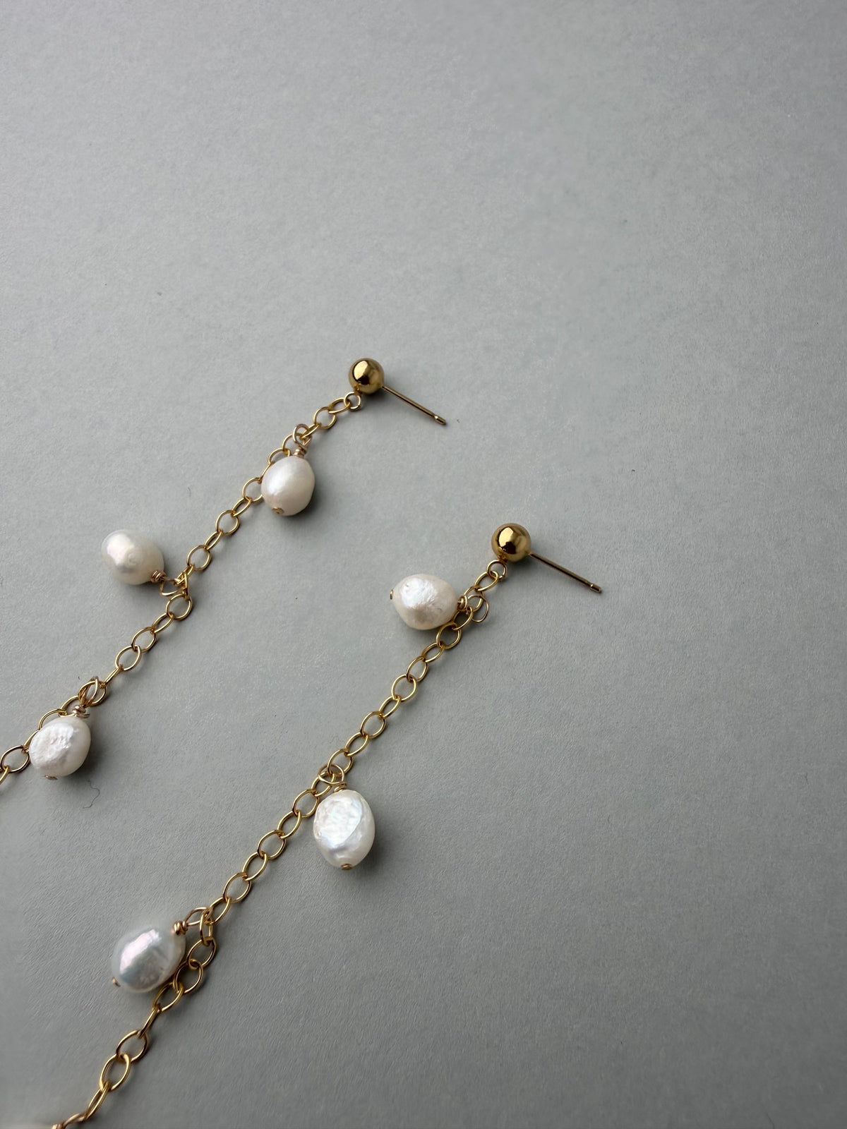 4 pearls chain earrings